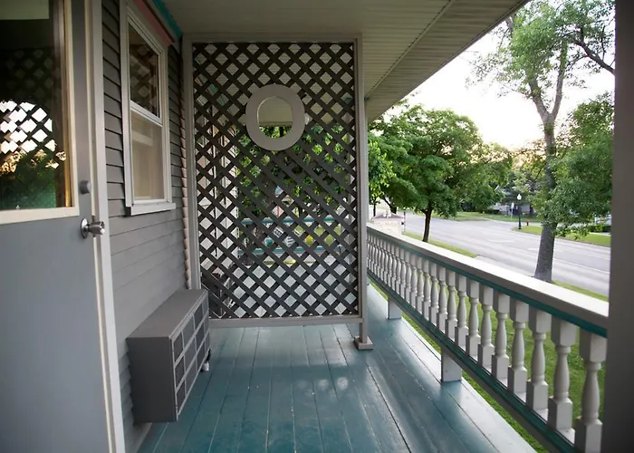 The Shelby Motel 2*