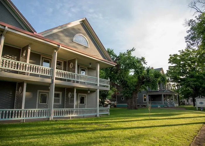 The Shelby Motel