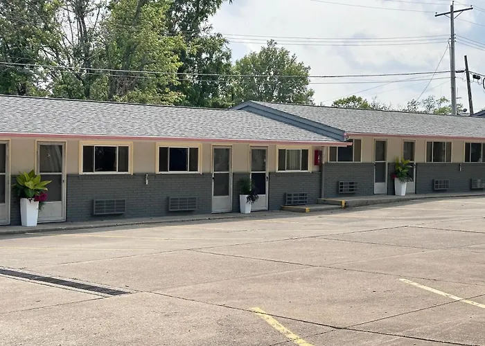 The Shelby Motel